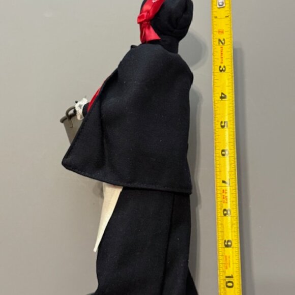 Vintage Byers Choice Carolers Christmas Figurine Chalfont 2010 Salvation Army - Picture 3 of 4